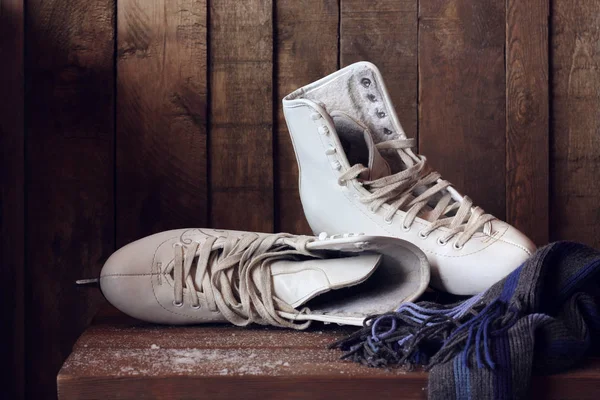 Witte Vrouwen Vrouwelijke Schoenen Figuur Schaatsen Sjaal Wintersport — Stockfoto