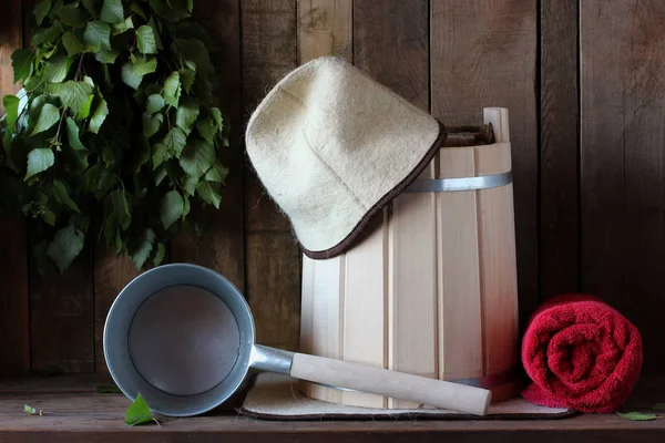 Set Bath Broom Bucket Towel Hat Ladle Mat Sauna Interior — Stock Photo, Image