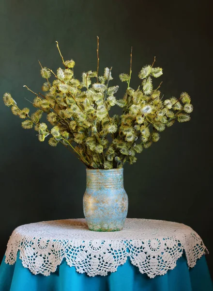 Bouquet Branches Fleurissant Saule Jaune Sur Une Table Ronde Sur — Photo