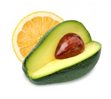 Limon ve avokado beyaz arka plan üzerinde izole.