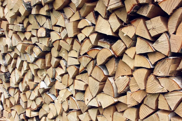 Woodpile of birch wood, background of logs. harvesting wood — Stock Photo, Image