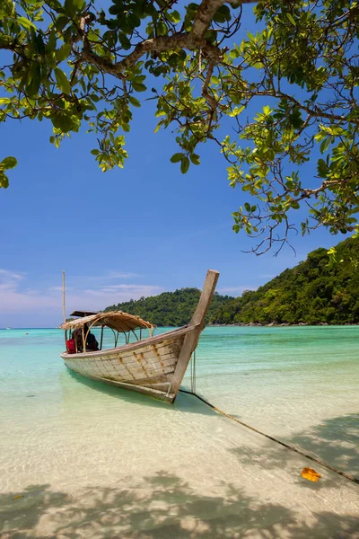 Plage Sable Blanc Océan Dans Pays Tropicana Sous Ciel Clair — Photo