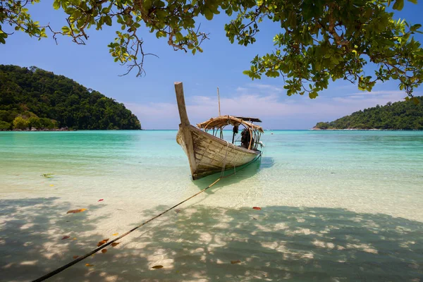 Plage Sable Blanc Océan Dans Pays Tropicana Sous Ciel Clair — Photo