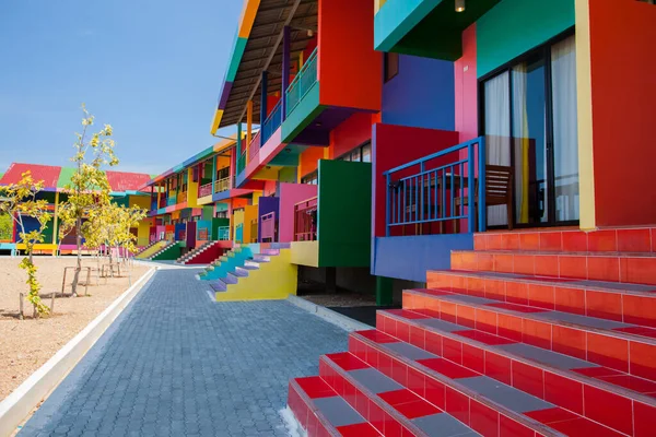 Colorido Edificio Moderno Bajo Cielo Despejado Ubicación Tailandia — Foto de Stock