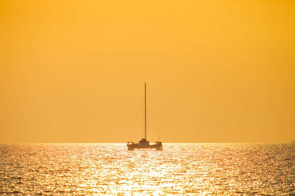 Yacht Parkering Tropicana Havet Vid Solnedgången Reflekterar Vatten Som Ligger — Stockfoto