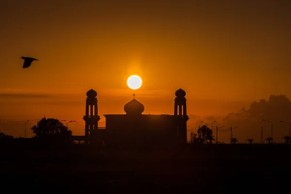 Силуэт Мечети Восходе Солнца Яркий Цвет Таиланд — стоковое фото