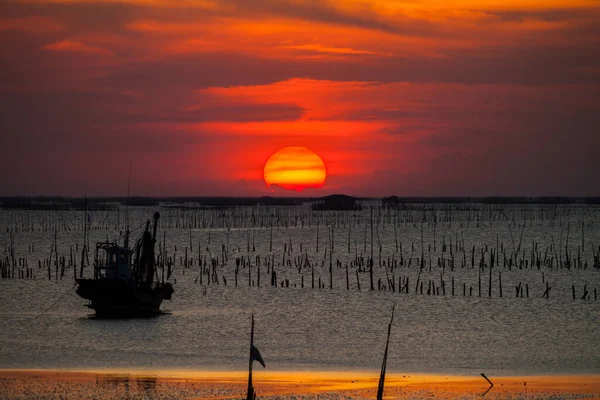 Belle Vue Sur Paysage Heure Coucher Soleil Descendant Mer Avec — Photo