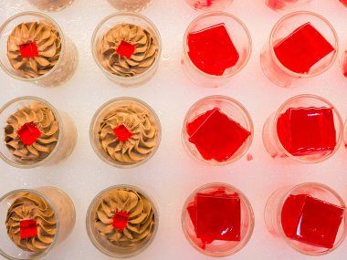 Beyaz buzlu pudingin üst görünümü