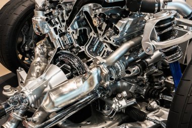 Motorun görüntüsü ve otomobilin iletimi kesiliyor