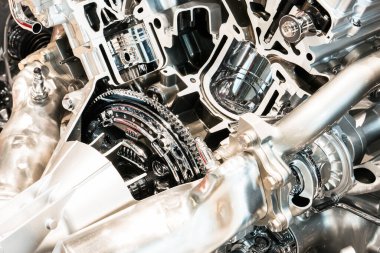 Motorun görüntüsü ve otomobilin iletimi kesiliyor
