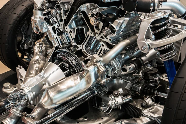Motorun görüntüsü ve otomobilin iletimi kesiliyor