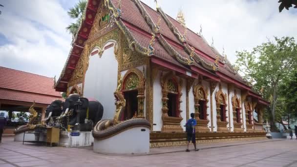 Timelaps Del Templo Tailandés Hora Tarde Con Movimiento Del Buddhism — Vídeos de Stock