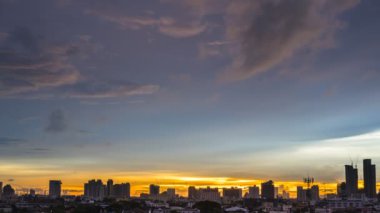 Günbatımında şehir manzarası Bangkok Tayland 'da yer alıyor
