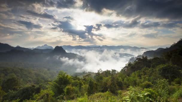泰国冬季日出时分 山顶上空多云的雾景观的时间间隔 — 图库视频影像