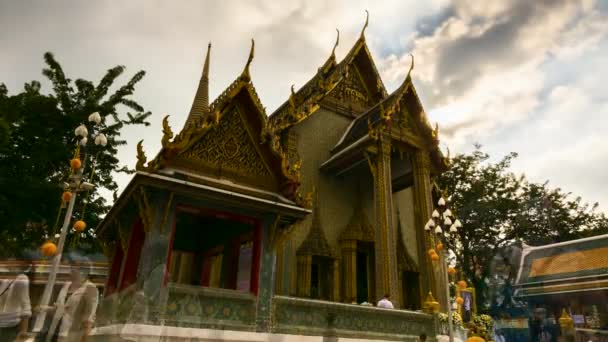 Edificio Del Templo Contra Cielo Nublado Bangkok — Vídeo de stock