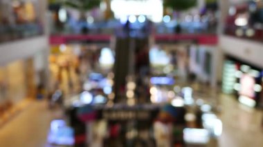 Bangkok Tayland 'ın merkezinde yer alan alışveriş merkezinin modern büyük yan binası bulanıklığı