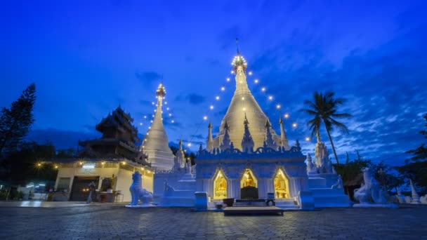 Caducidad Pagoda Blanca Atardecer Templo Situado Norte Tailandia — Vídeos de Stock