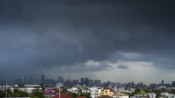 バンコクに位置する曇り空の下の都市景観 — ストック動画