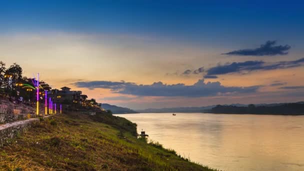 Río Khong Largo Montaña Bajo Cielo Nublado Ubicación Noreste Tailandia — Vídeos de Stock