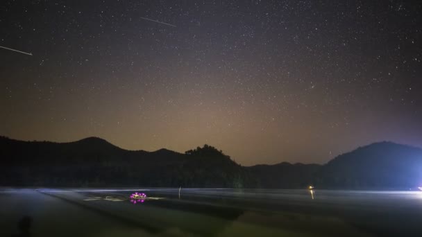 Nuit Paysage Vue Voie Laiteuse Étoile Réflexion Sur Eau Barrage — Video