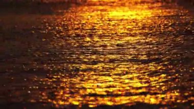 Denizin renkli günbatımı 