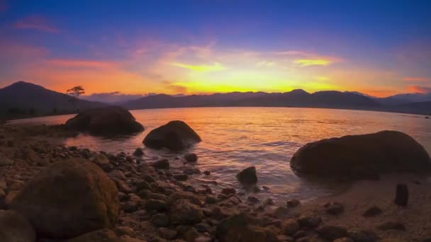 Kolorowe Niebo Znów Morze Zachodzie Słońca — Wideo stockowe