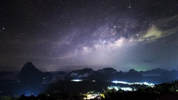 Vía Láctea Estrellas Moviéndose Por Encima Ubicación Montaña Tailandia — Vídeos de Stock