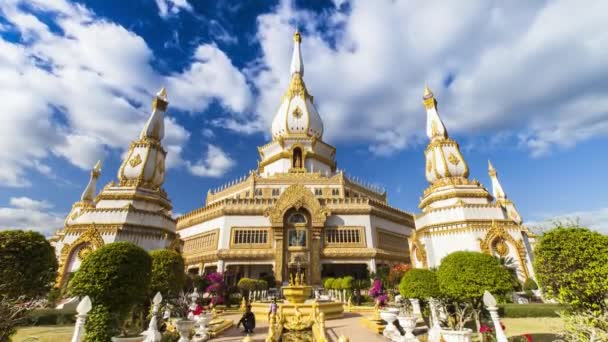 Oro Pagoda Templo Tailandés Bajo Cielo Nublado Durante Día — Vídeos de Stock