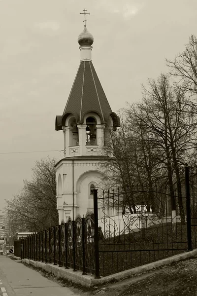 Czarno Biały Kościół — Zdjęcie stockowe