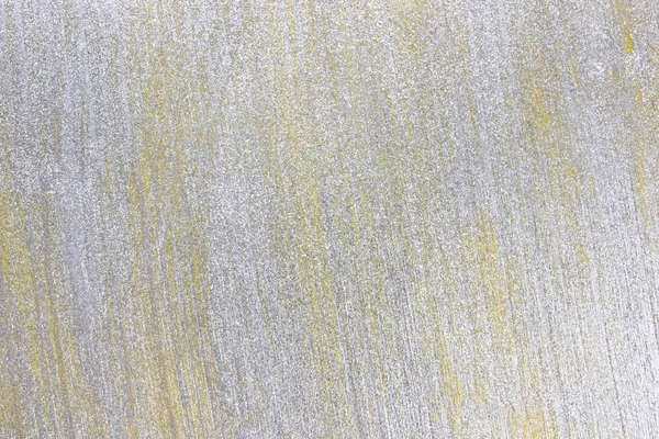 Silver pläterad på gul bakgrund Stockfoto