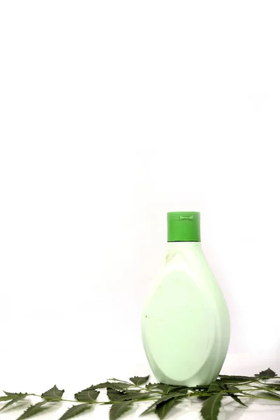 Банный Магазин Аюрведа Белой Пластиковой Бутылке Белом Фоне — стоковое фото