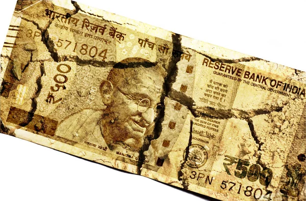 Pęknięty Indyjskiej Waluty Białym Tle — Zdjęcie stockowe