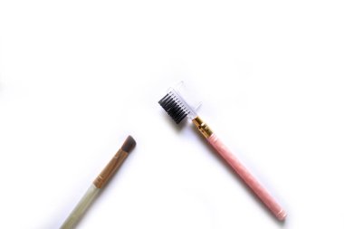 Göz makyaj bursar beyaz arka plan üzerinde izole