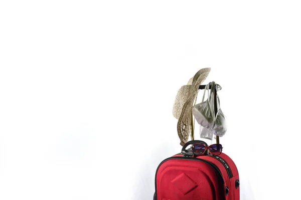 Maleta Sombrero Verano Aislados Sobre Fondo Blanco — Foto de Stock