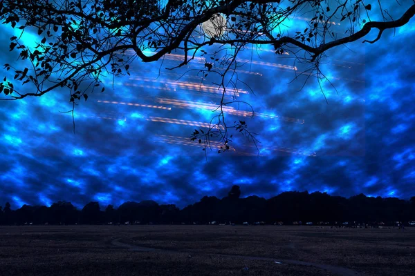 Gece Gökyüzünde Meteor Yağmuru Fotoğraf Dijital Yazılım Kullanarak Sıfırdan Hazırlanır — Stok fotoğraf