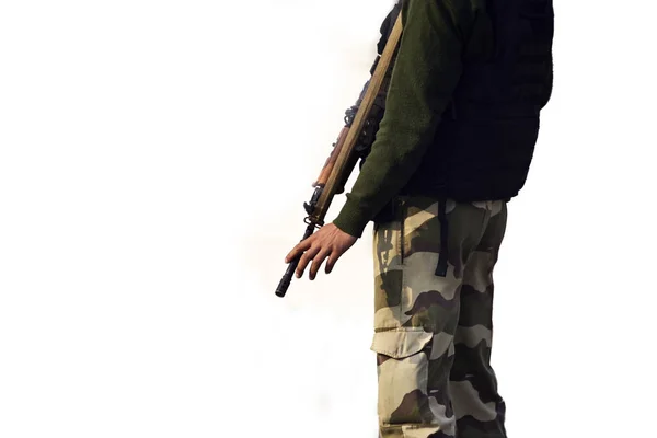 白い背景の上のライフルで立っている警備員 — ストック写真
