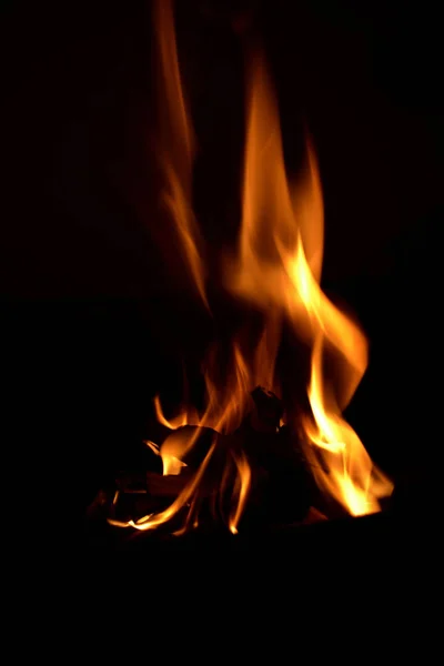 Brannflamme Isolert Svart Bakgrunn – stockfoto