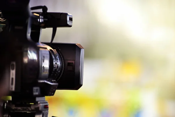 Videožurnalista Který Případě Události Zachytávající Obrázek Videokamery — Stock fotografie