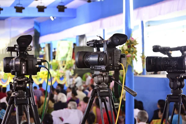 Video Periodista Captura Imágenes Movimiento Por Videocámara Evento — Foto de Stock