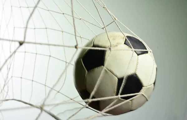 Ballon De Football Dans Le But Image Libre De Droit Par Baks C