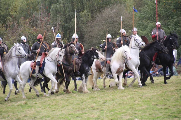 英国战役 Battle 2019年10月12日 重启黑斯廷斯战役 其目的是让人们了解1066年英国历史上的这一关键时刻 图库照片