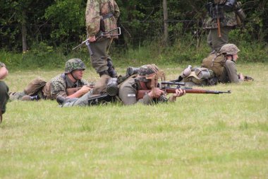 Waterlooville, İngiltere - 26 Mayıs 2019: Solent Overlord Askeri Koleksiyoncular Kulübü ikinci dünya savaşı sahnesini canlandırıyor. Amaç savaşı yüceltmek değil, dünya tarihinin bu zamanlarında insanları eğitmek..