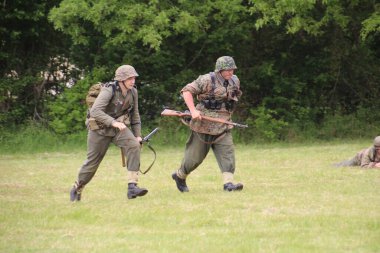 Waterlooville, İngiltere - 26 Mayıs 2019: Solent Overlord Askeri Koleksiyoncular Kulübü ikinci dünya savaşı sahnesini canlandırıyor. Amaç savaşı yüceltmek değil, dünya tarihinin bu zamanlarında insanları eğitmek..