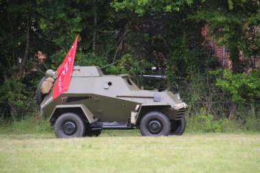 Waterlooville, İngiltere - 26 Mayıs 2019: Askeri araç fuarında zırhlı araç sergileniyor.