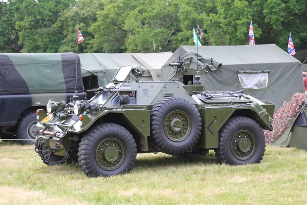 英国沃特洛维尔 2019年5月26日 军用车辆展示会上展出的装甲车 图库照片