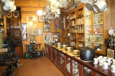 Son yüzyılın başlarına dayanan bir dükkanın modern yeniden inşası.