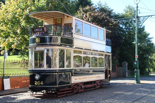 英国纽卡斯尔 2018年9月23日 旧式修复电车将游客运送到露天博物馆的不同区域 — 图库照片