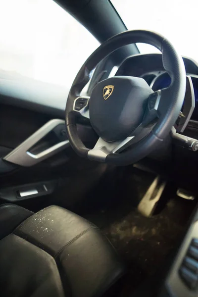 Gomel / Beyaz Rusya - 1 Haziran 2018: Lamborghini Aventador spor araba panodan deri siyah