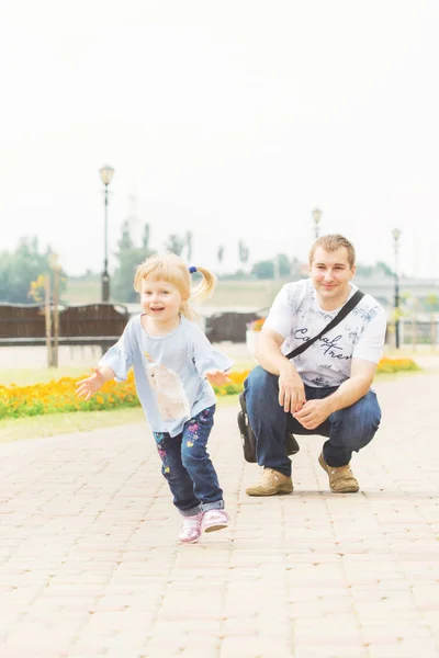 Father Plays Little Beautiful Blonde Daughter Sunny Summer Season City — Stock Photo, Image