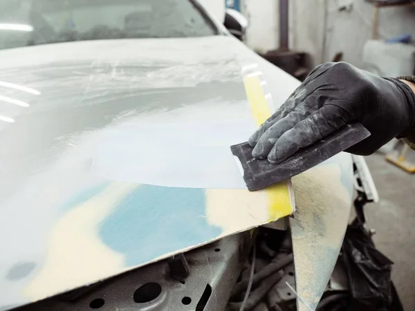 Cara Bonito Com Vidraceiro Óculos Uma Seção Capuz Carro Uma — Fotografia de Stock